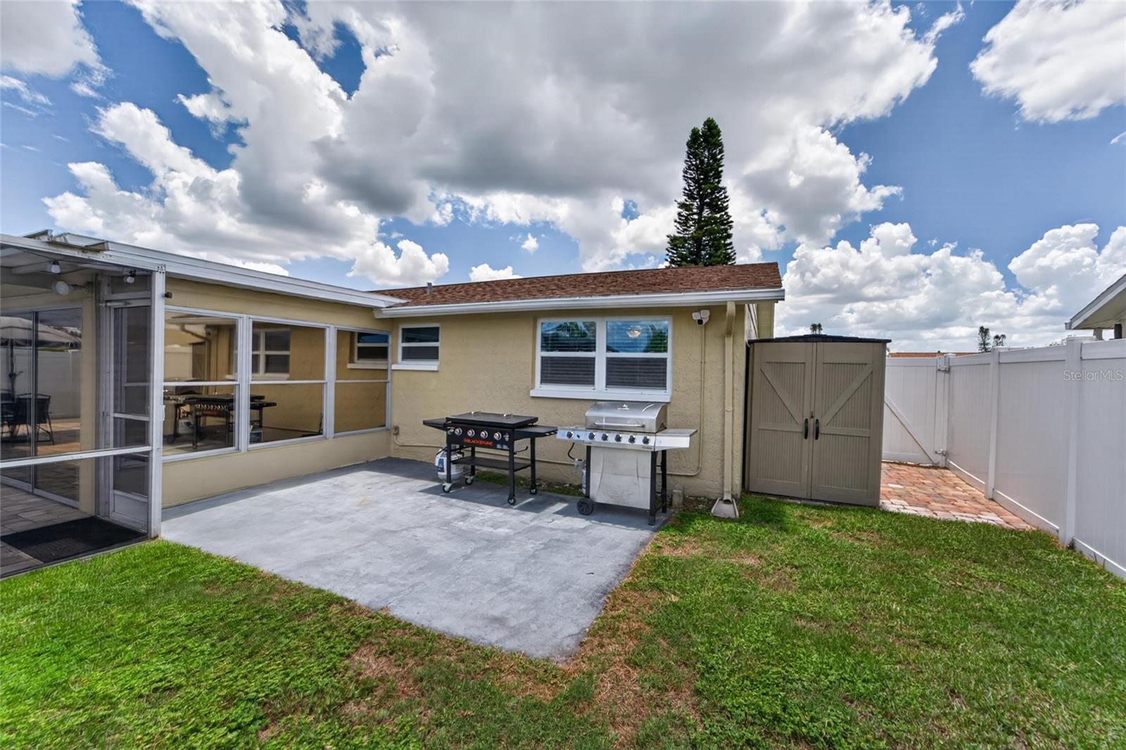 ALOHA GARDENS - Residential