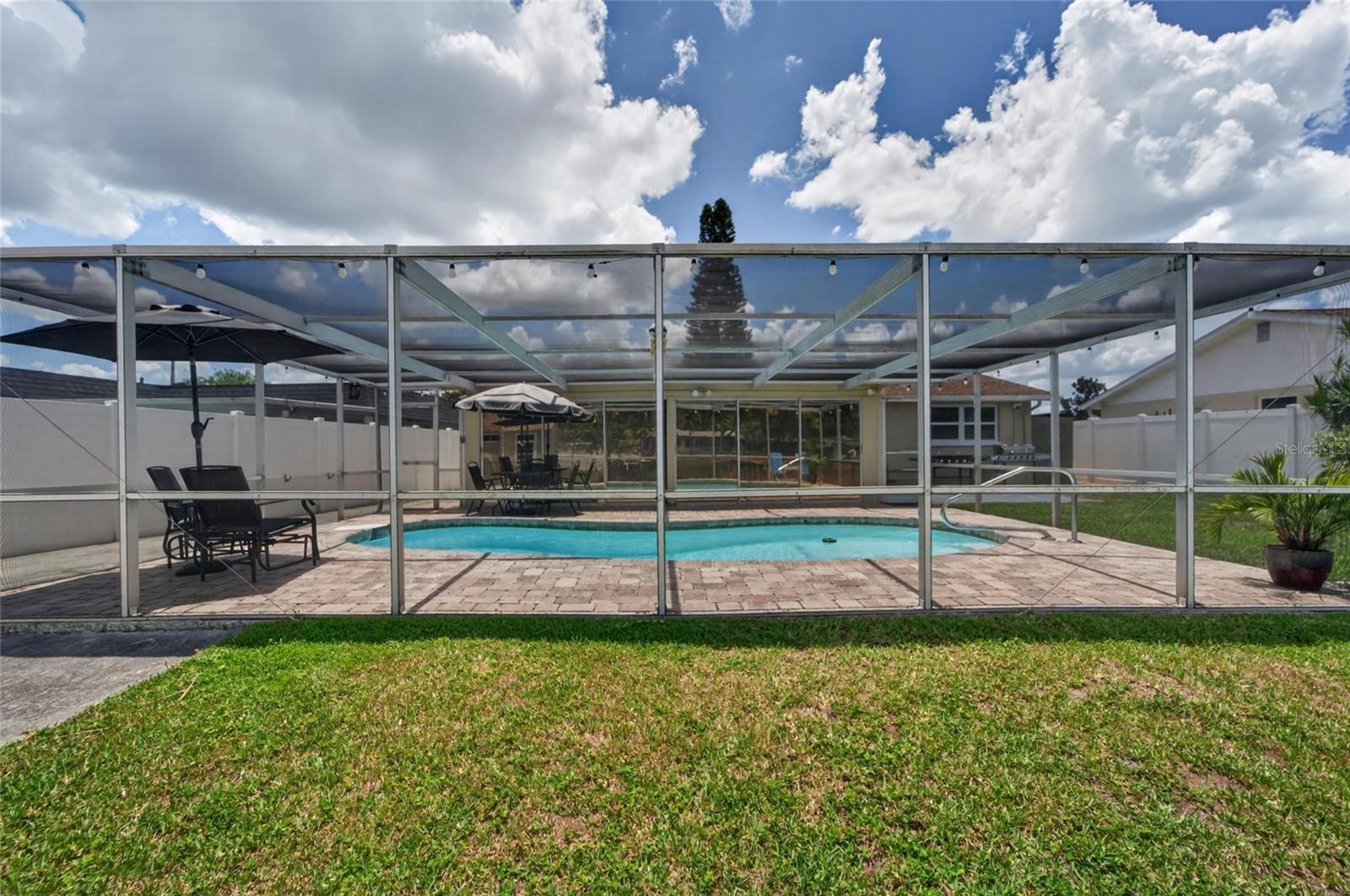ALOHA GARDENS - Residential