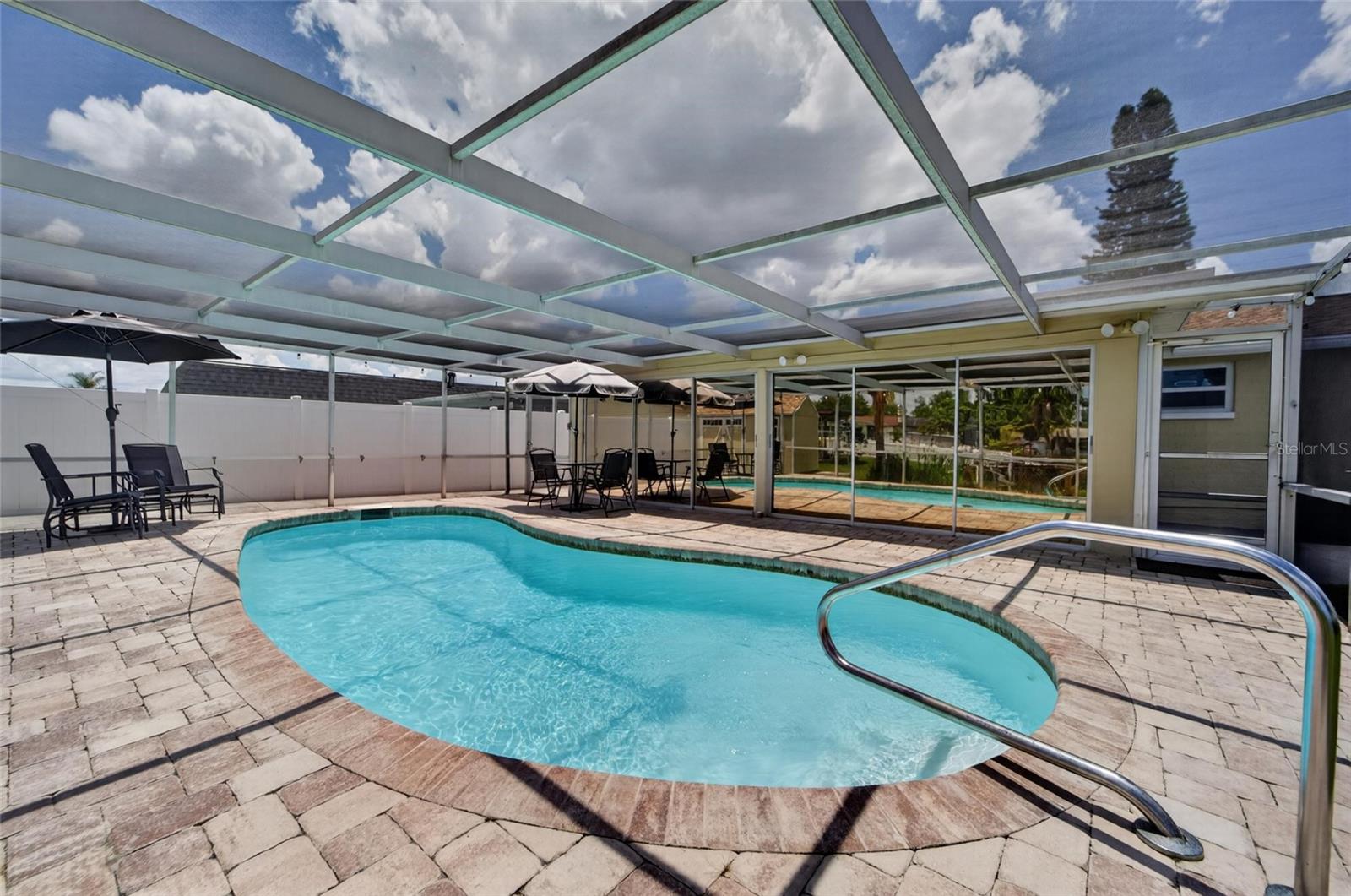 ALOHA GARDENS - Residential