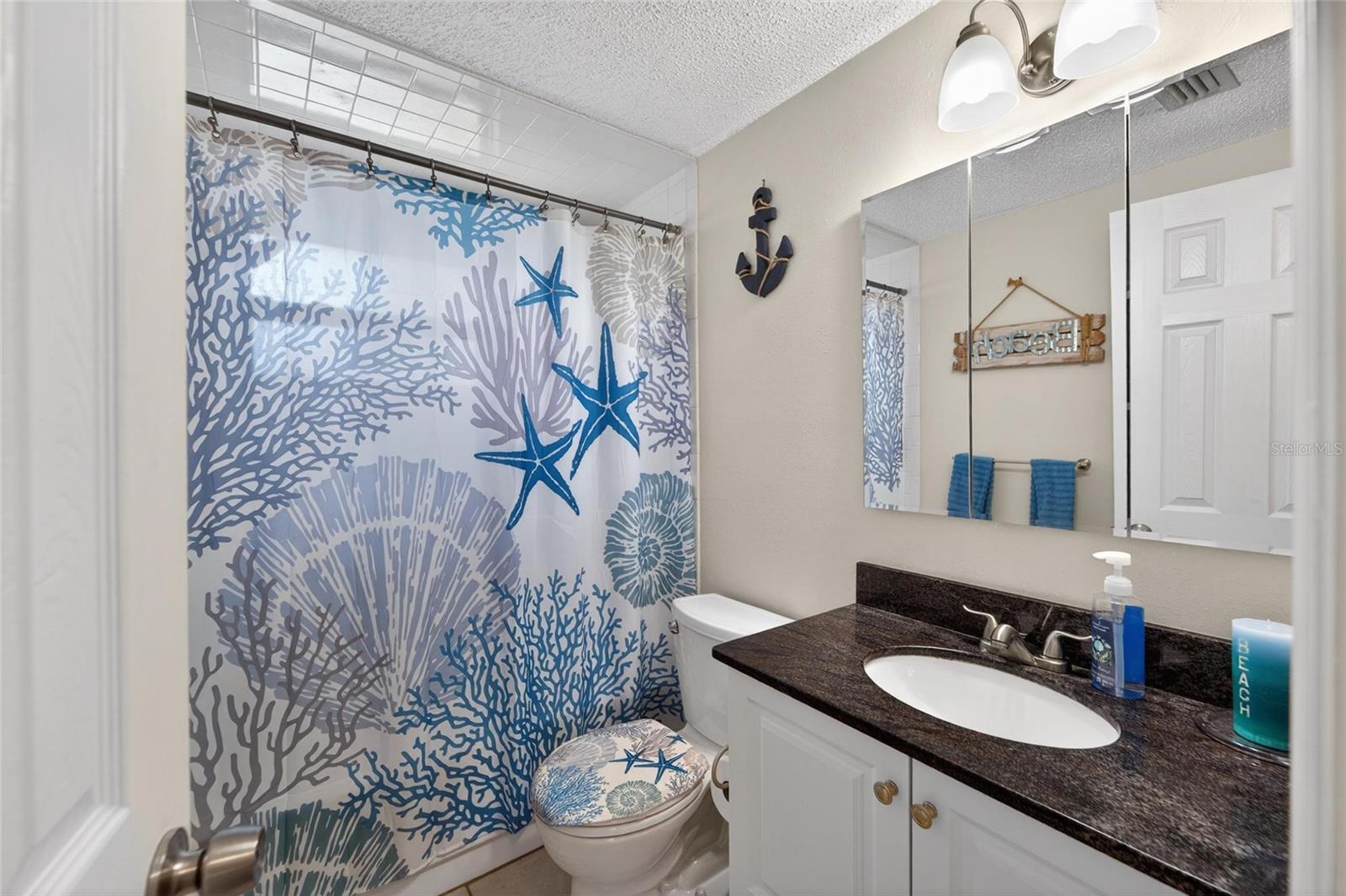 ALOHA GARDENS - Residential