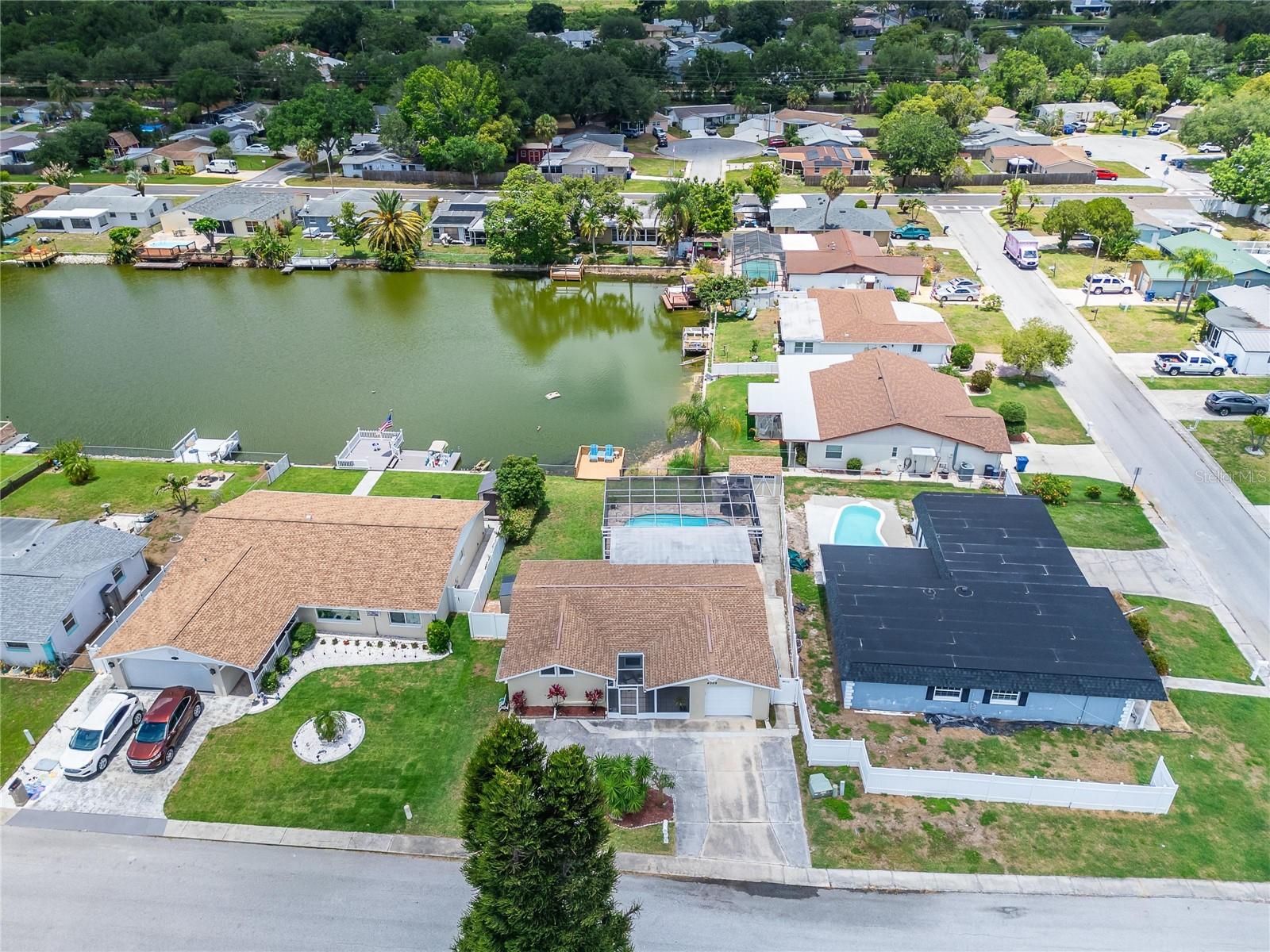 ALOHA GARDENS - Residential