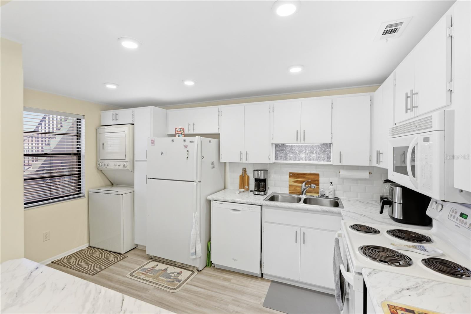 MORTON VILLAGE PH II CONDO - Residential