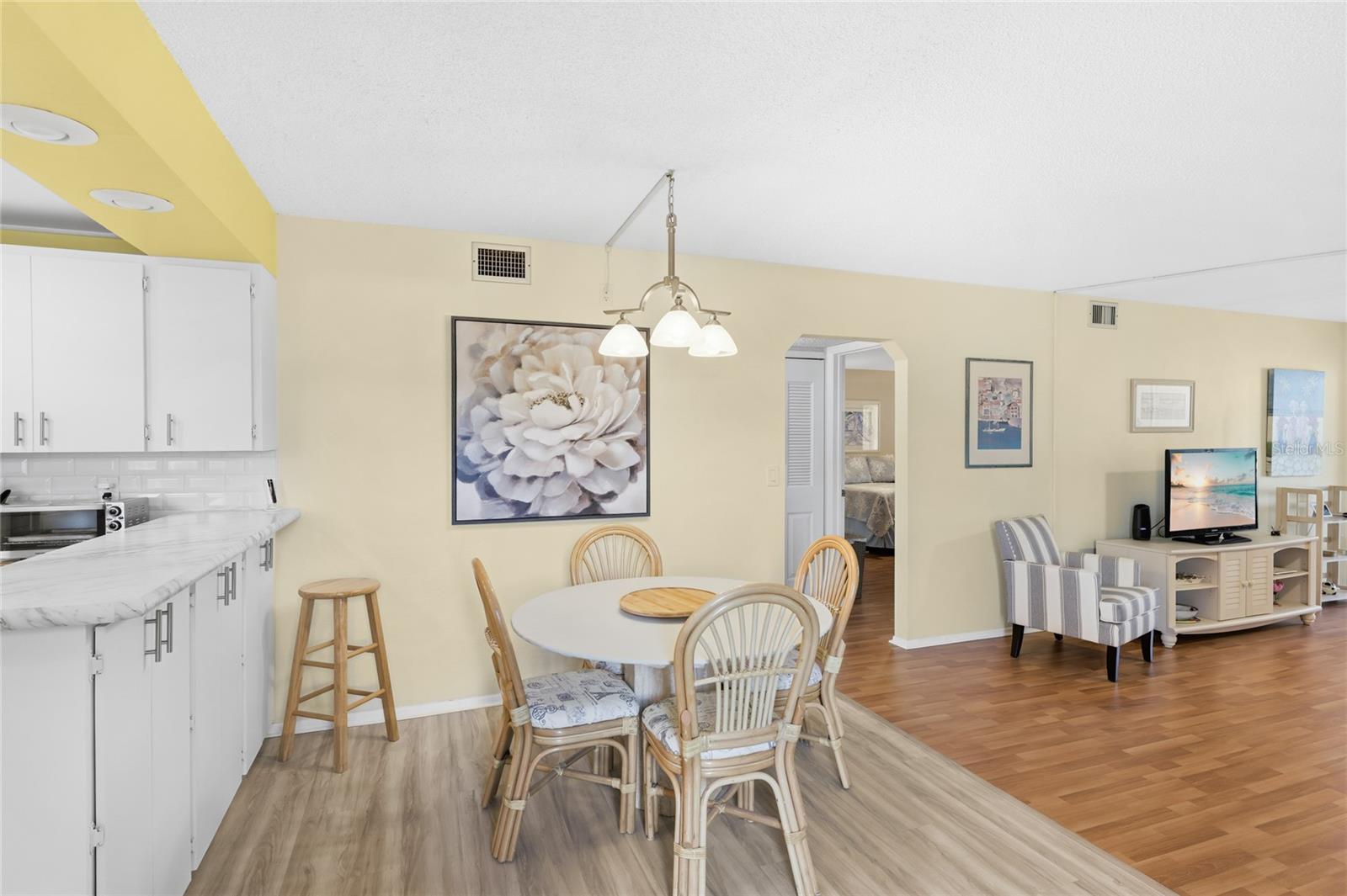 5400 34TH STREET W 7B, BRADENTON, FL, 34210 3 5400 34TH STREET W 7B