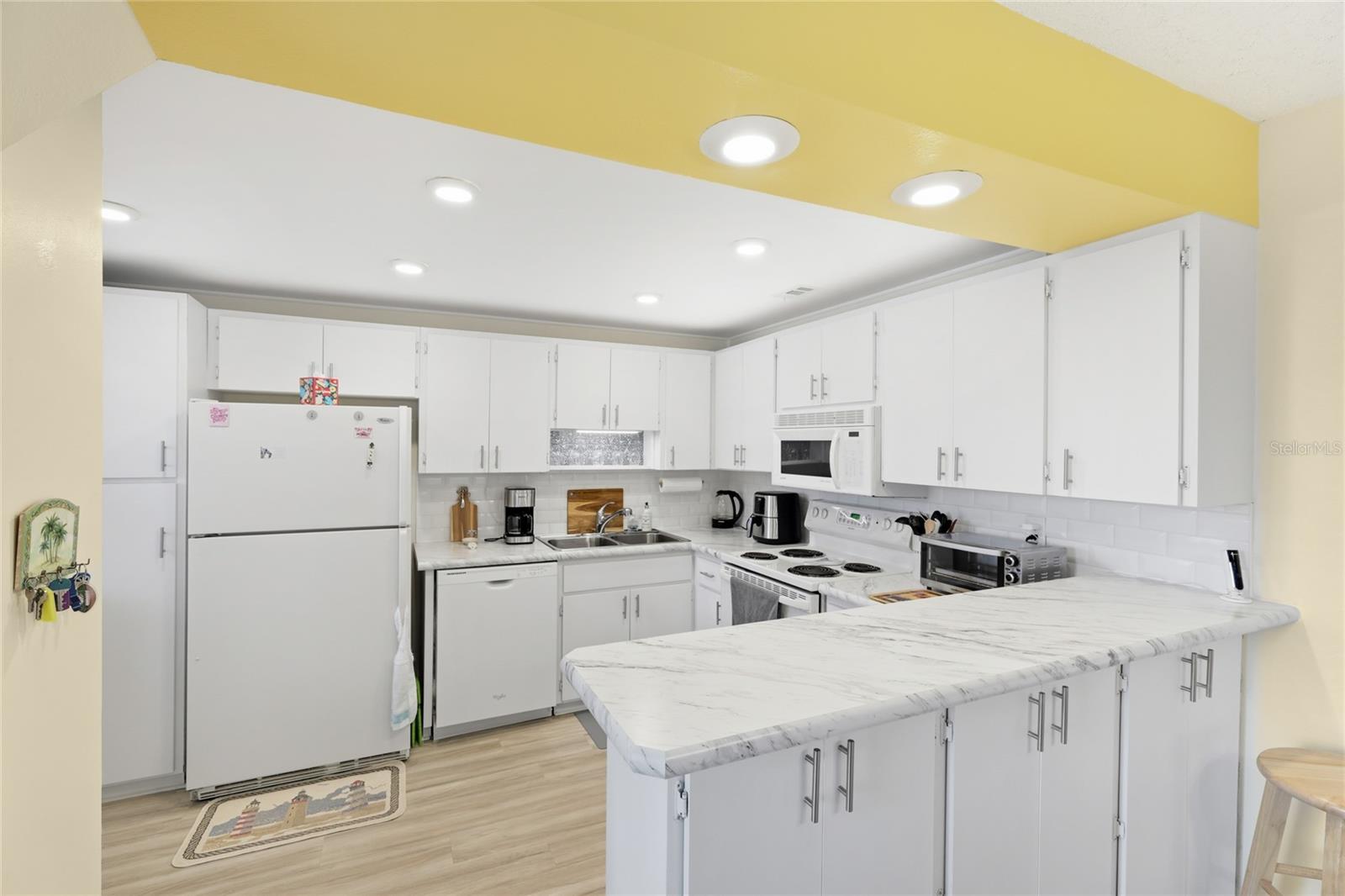 MORTON VILLAGE PH II CONDO - Residential