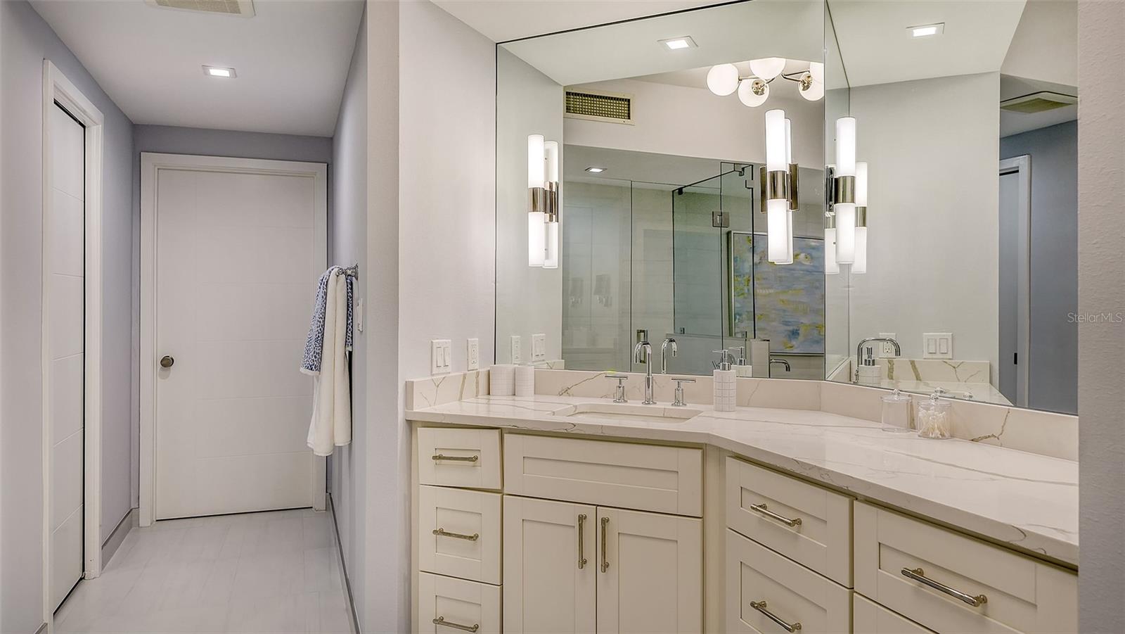 GRAND BAY 1 - Residential Lease