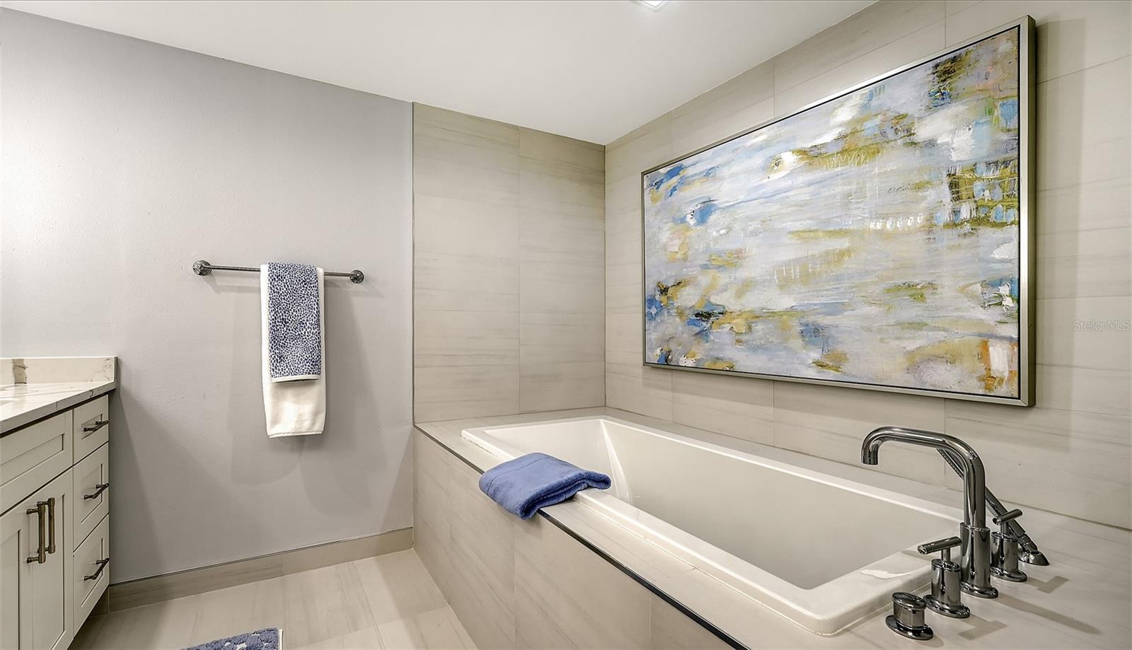 GRAND BAY 1 - Residential Lease