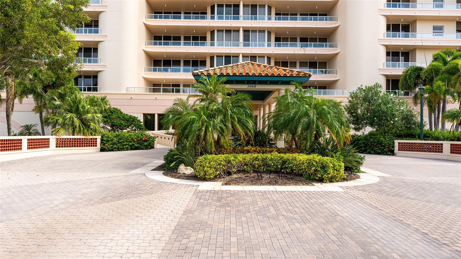 GRAND BAY 1 - Residential Lease