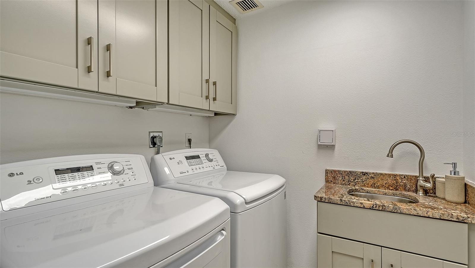 GRAND BAY 1 - Residential Lease