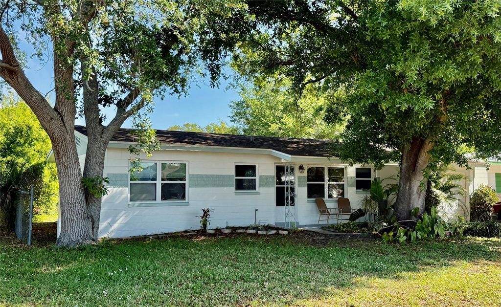 Photo of 10189 106th Terrace, Largo, FL 33773 (MLS # TB8493574)