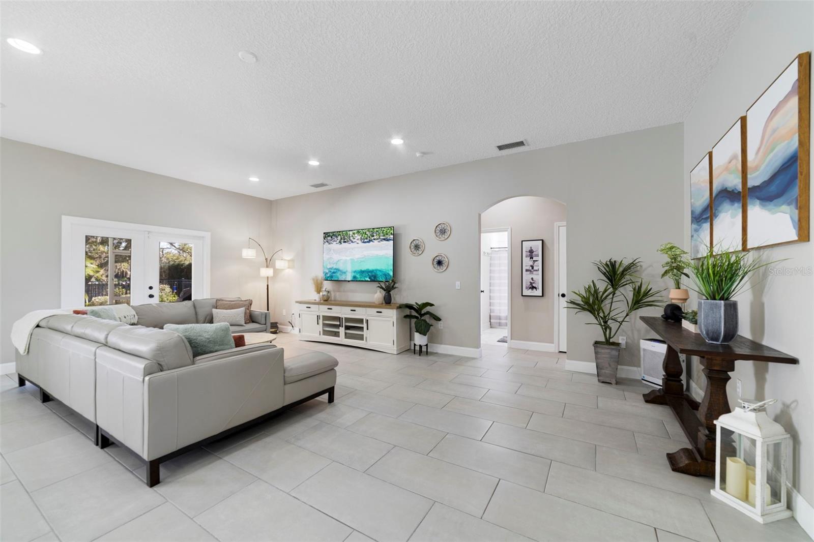 HIDDEN OAKS - Residential