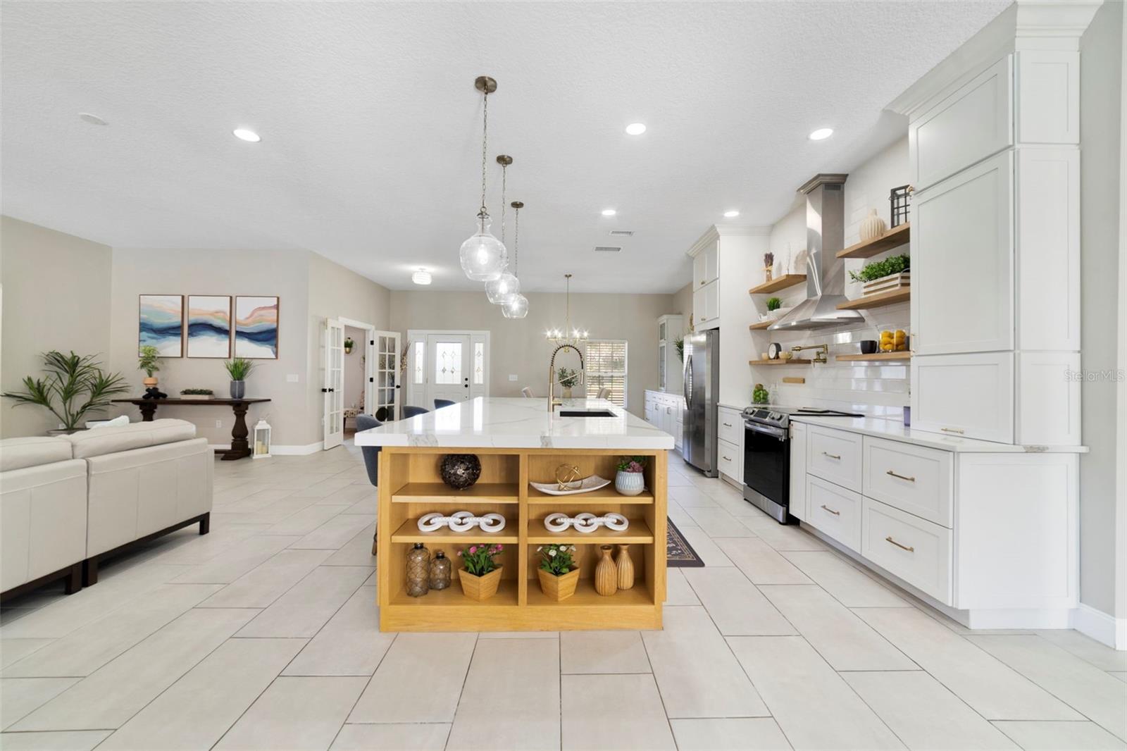 HIDDEN OAKS - Residential