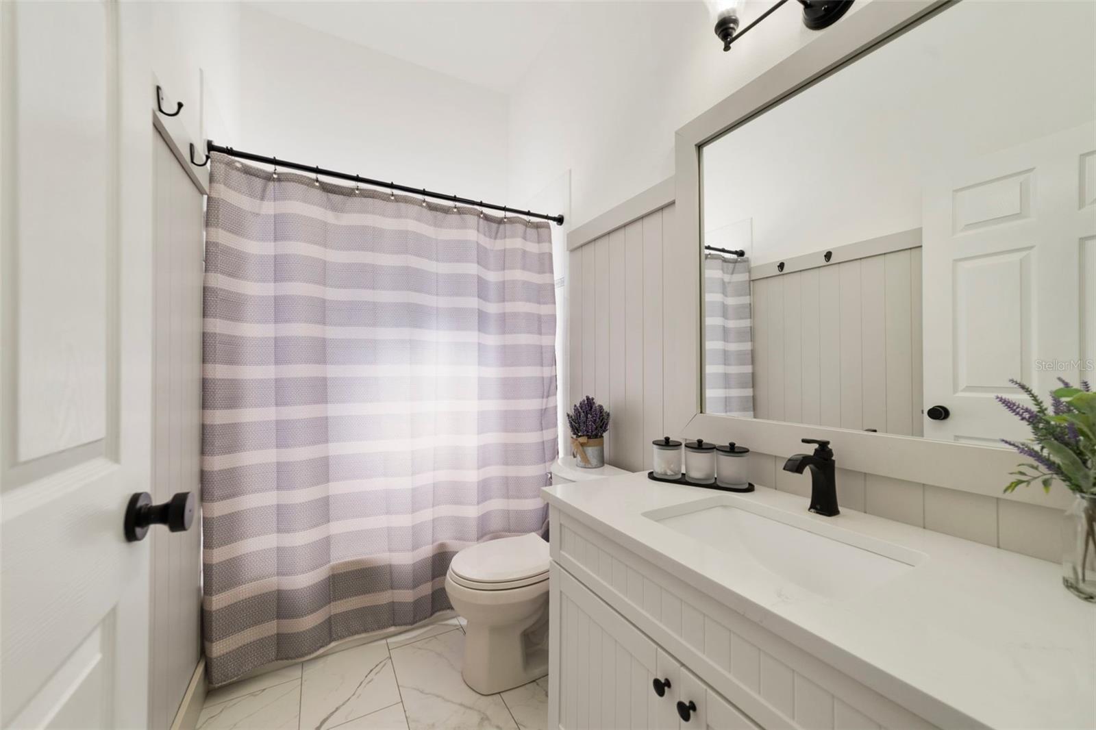 HIDDEN OAKS - Residential