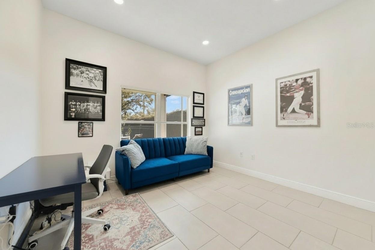 HIDDEN OAKS - Residential