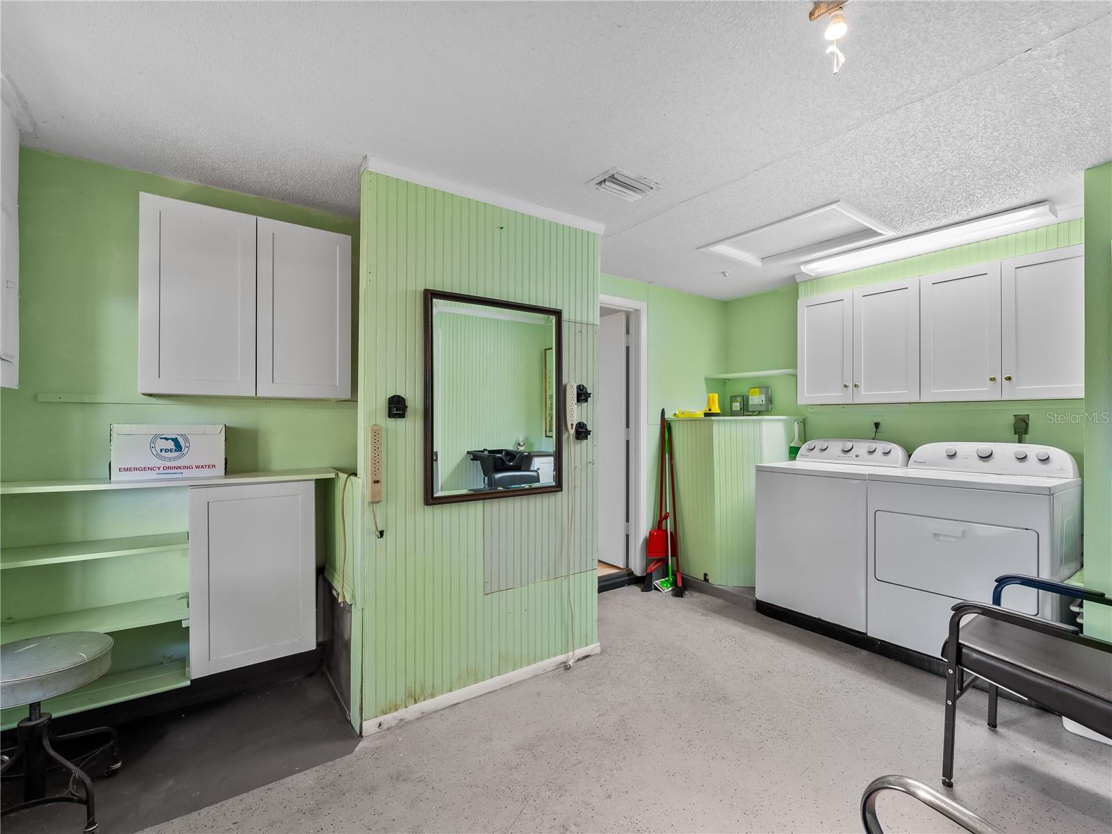 SOUTH VENICE - Residential