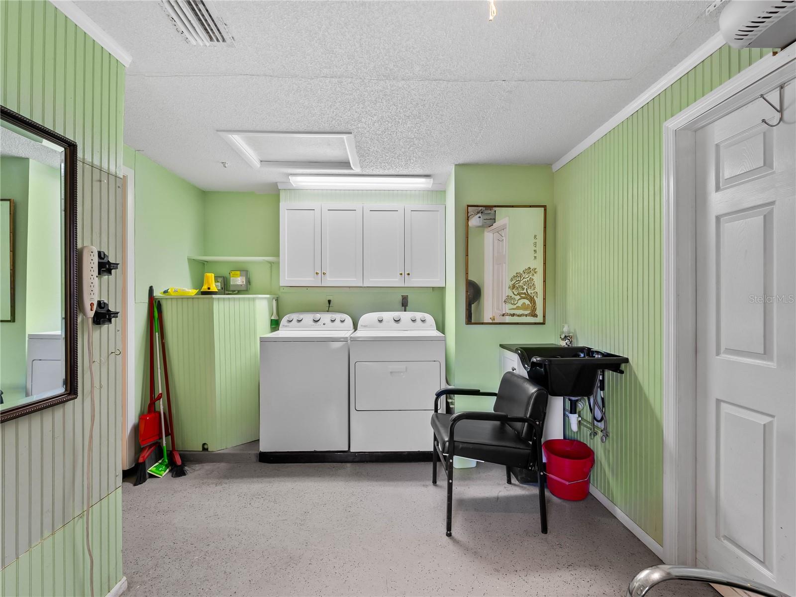 SOUTH VENICE - Residential