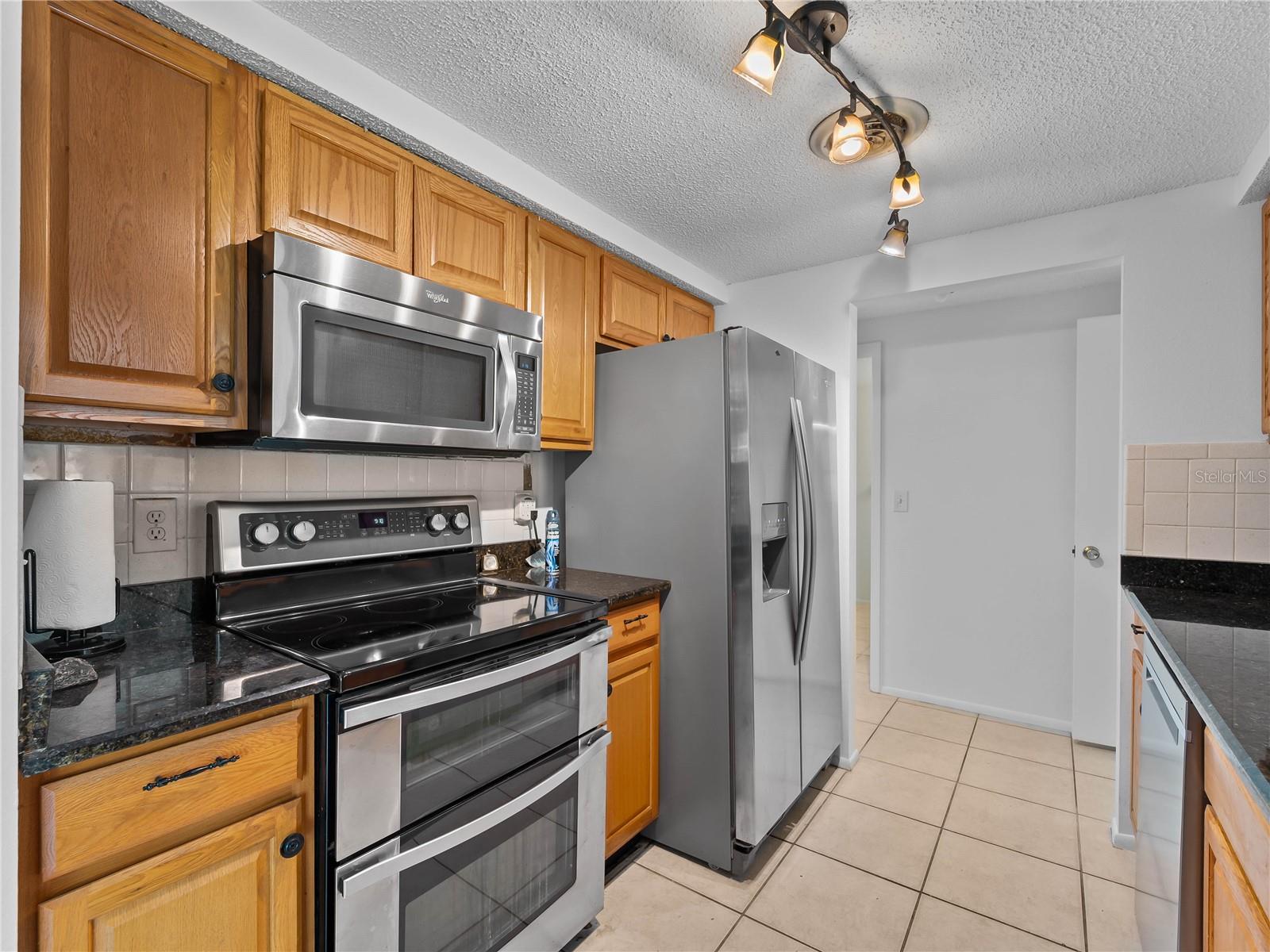 SOUTH VENICE - Residential