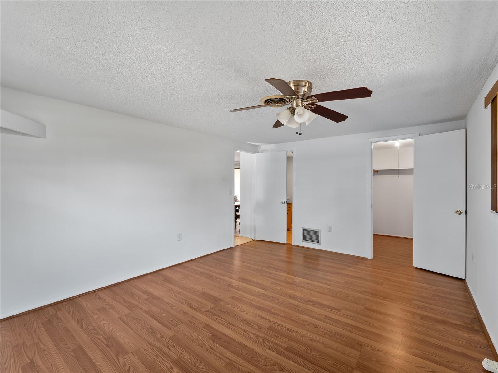 SOUTH VENICE - Residential