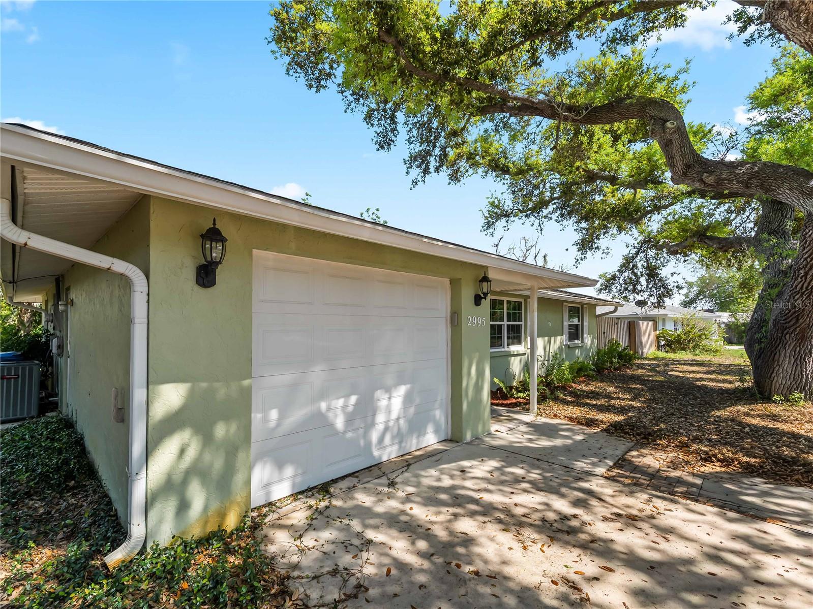 SOUTH VENICE - Residential