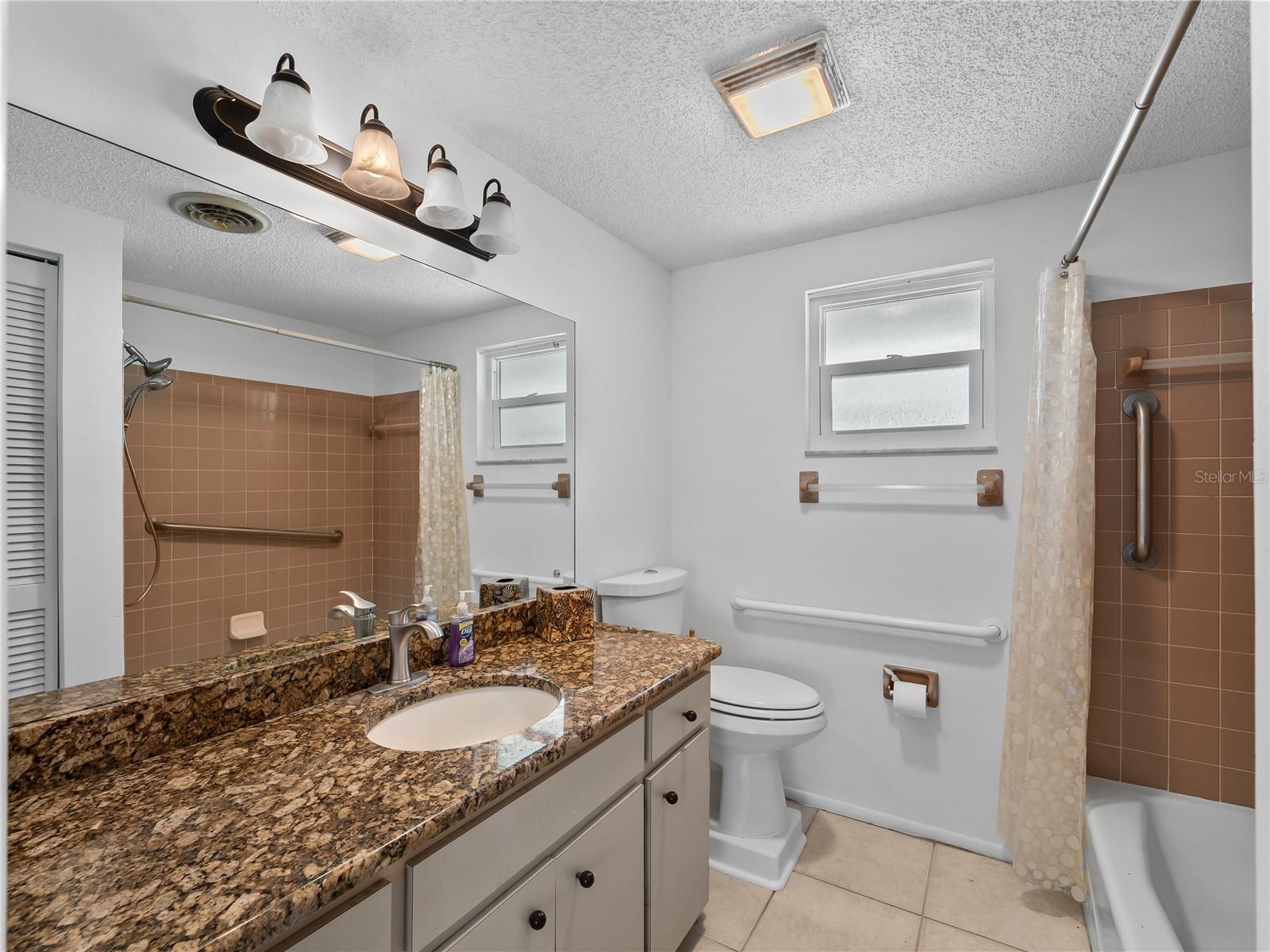 SOUTH VENICE - Residential