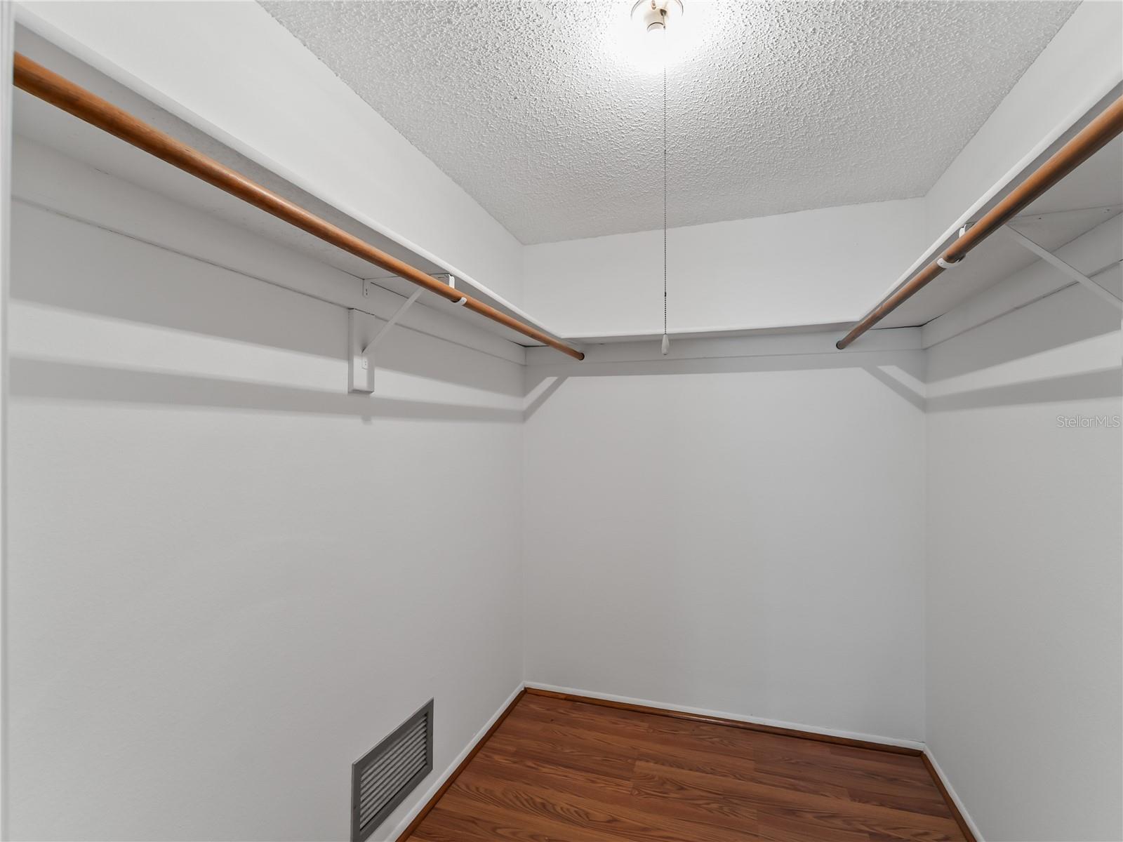 SOUTH VENICE - Residential