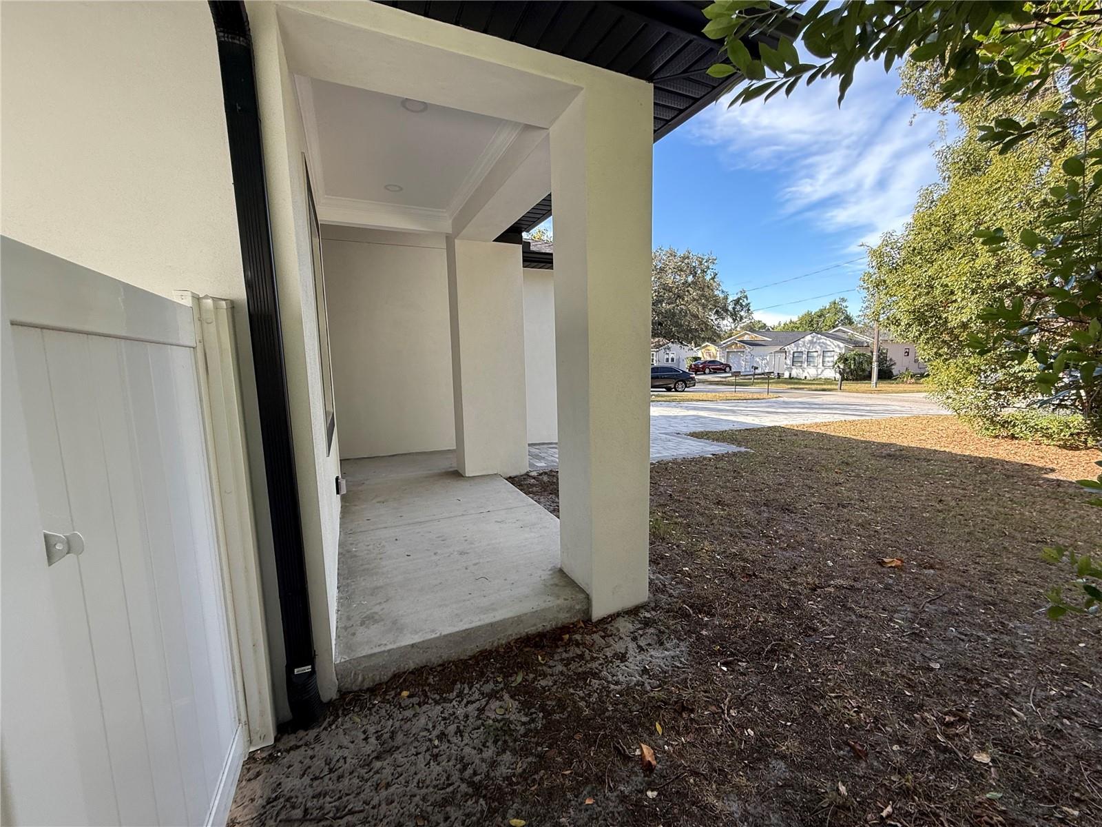 8511 N NEWPORT AVENUE