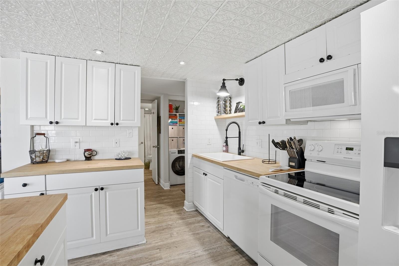 OCEAN REEF VILLAS - Residential