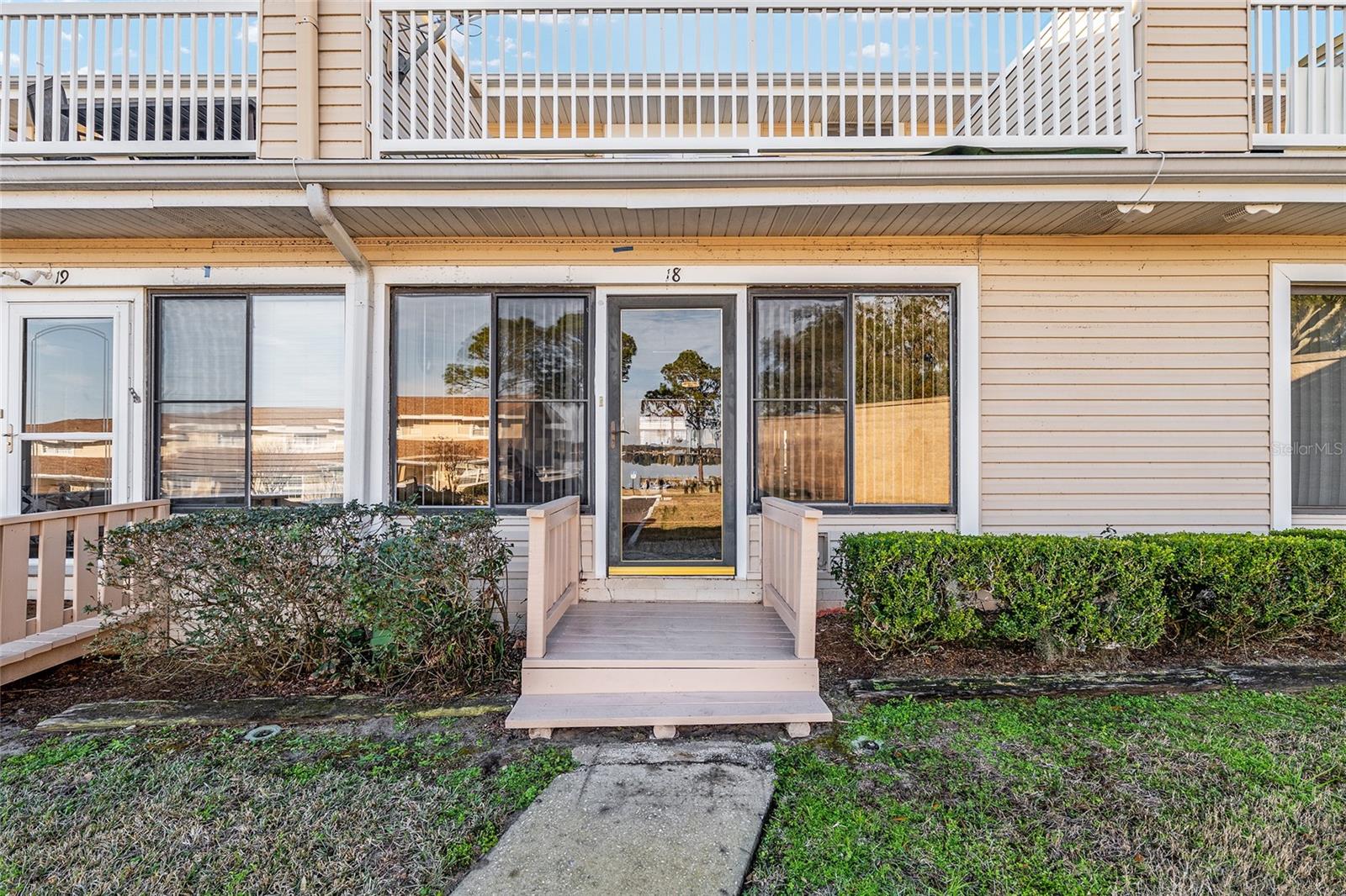11001 SE SUNSET HARBOR ROAD D18
