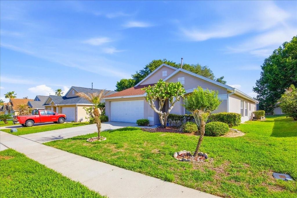 Photo of 15702 Bay Vista Drive, Clermont, FL 34714 (MLS # G5110077)