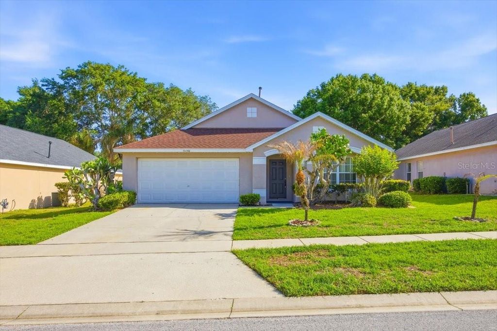 Photo of 15702 Bay Vista Drive, Clermont, FL 34714 (MLS # G5110077)