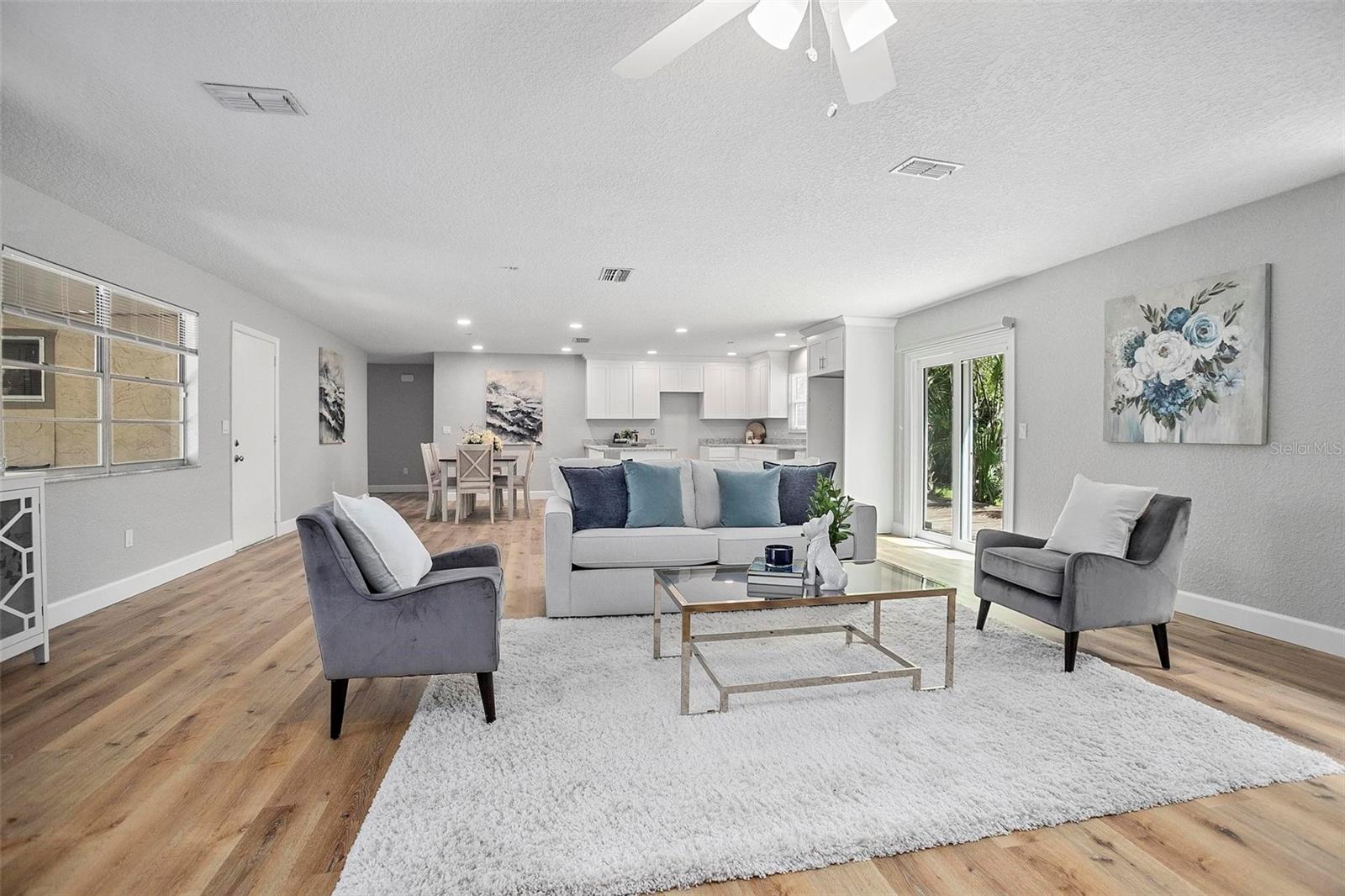 HARBOR POINT - Residential