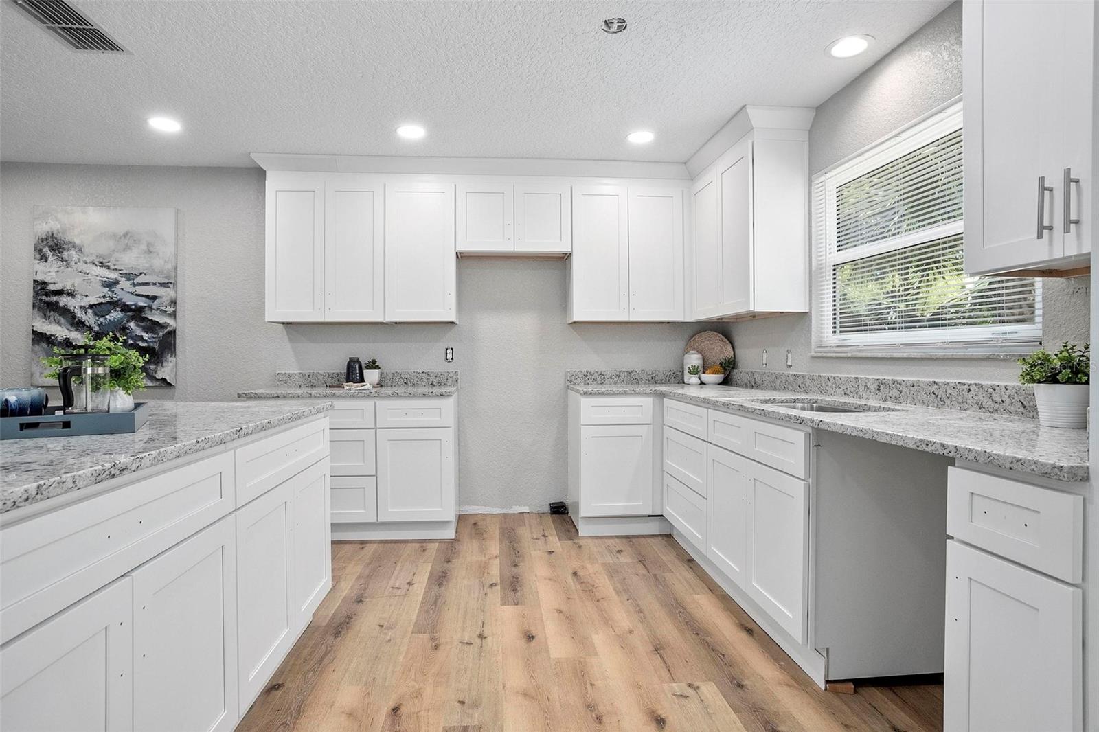 HARBOR POINT - Residential