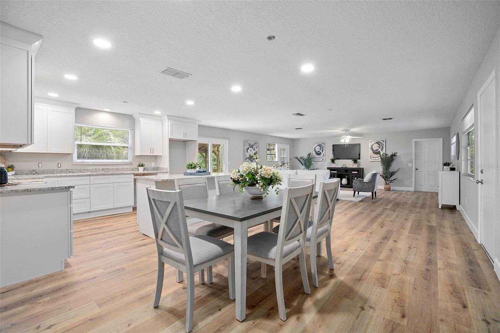 HARBOR POINT - Residential