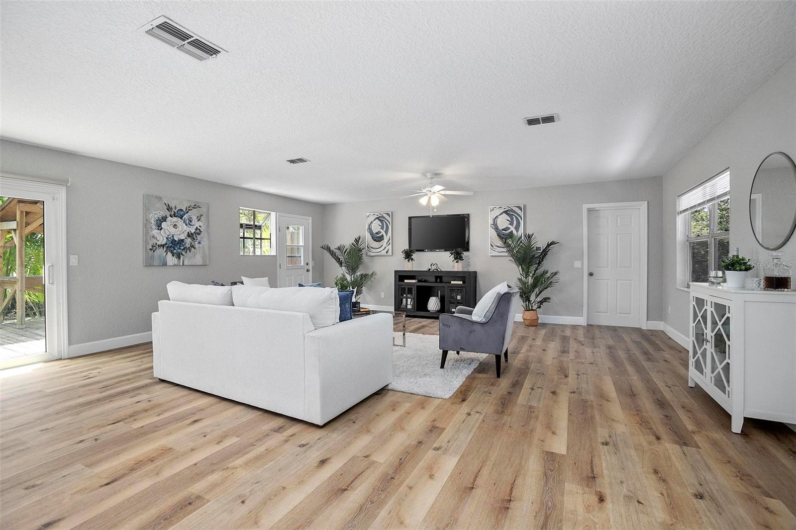 HARBOR POINT - Residential