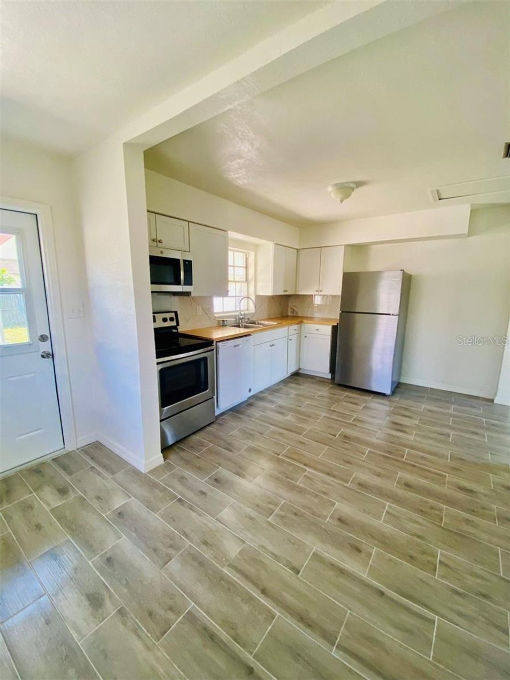 Photo of 4114 W Cass Street, Tampa, FL 33609 (MLS # TB8482986)