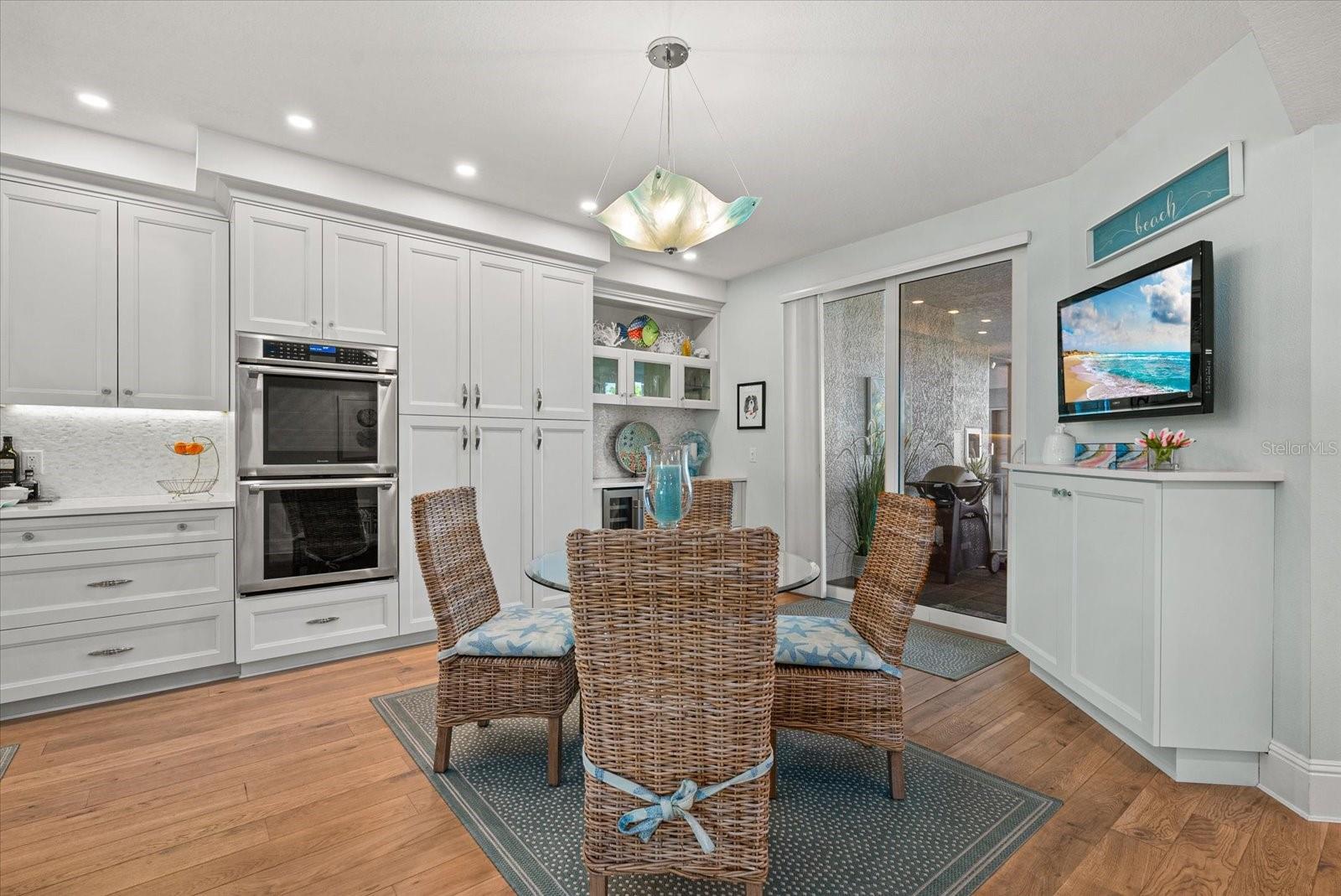 DOLPHIN BAY-SIESTA KEY SEC A - Residential