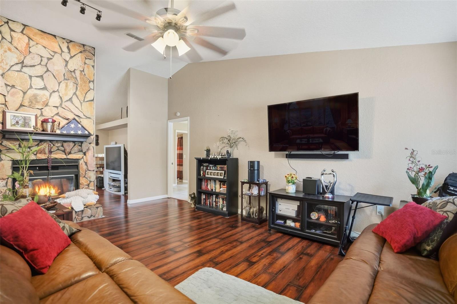 SPRING HILL - Residential