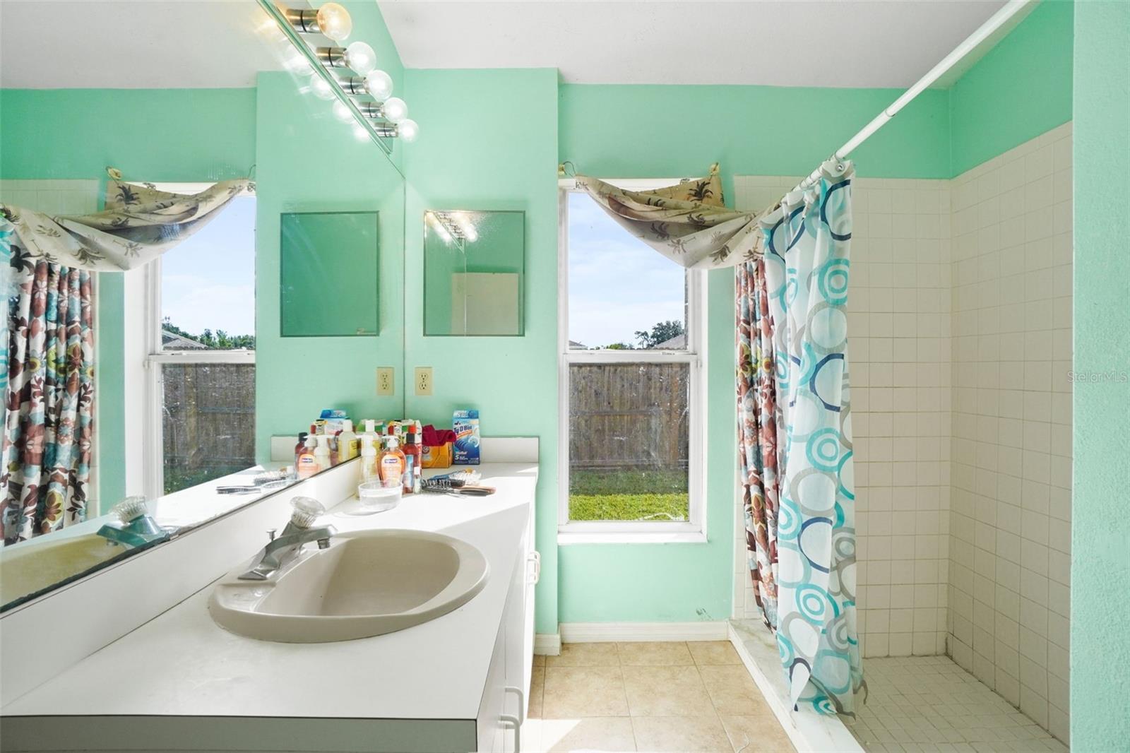HOLDEN RIDGE - Residential