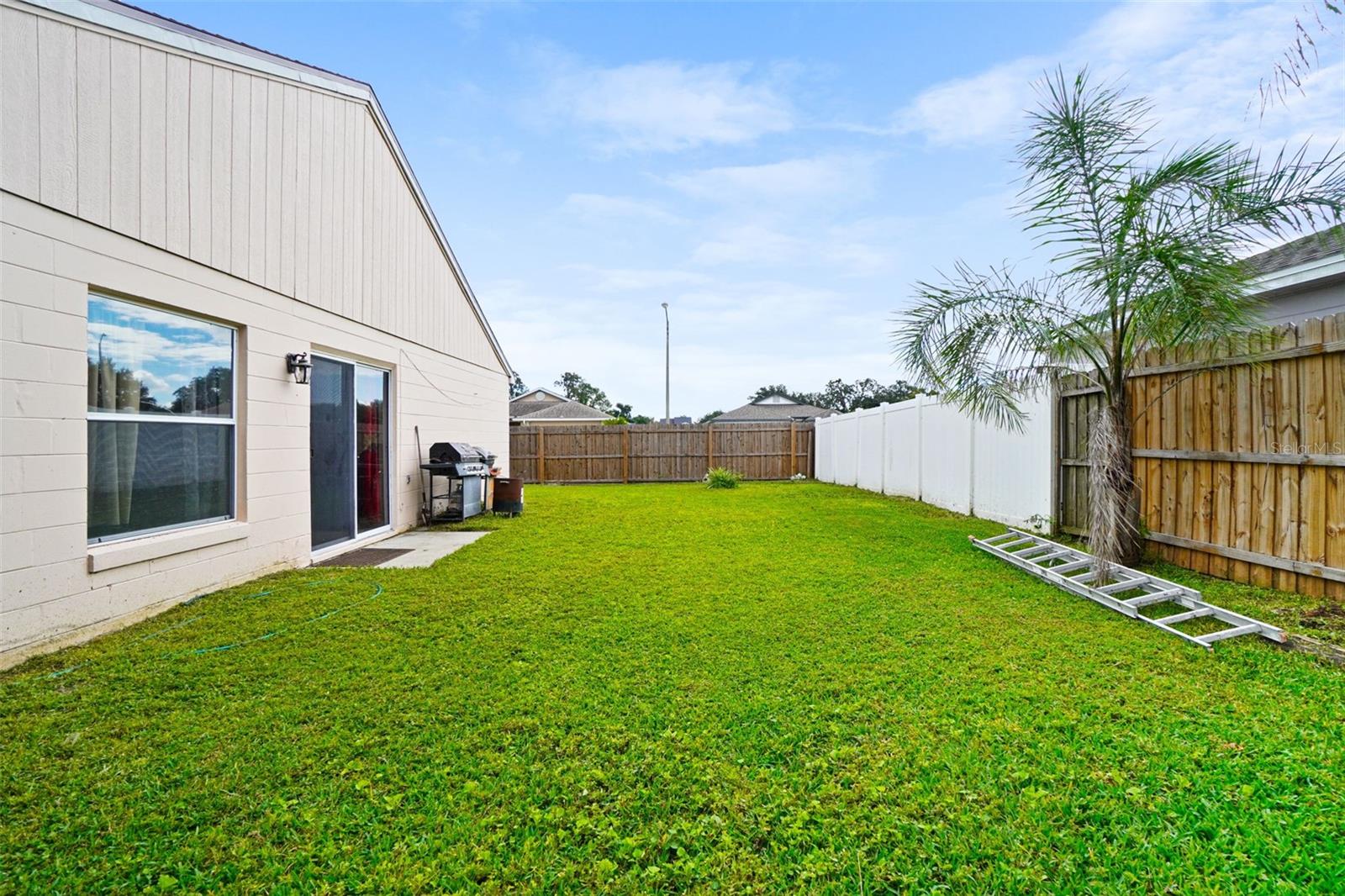 HOLDEN RIDGE - Residential