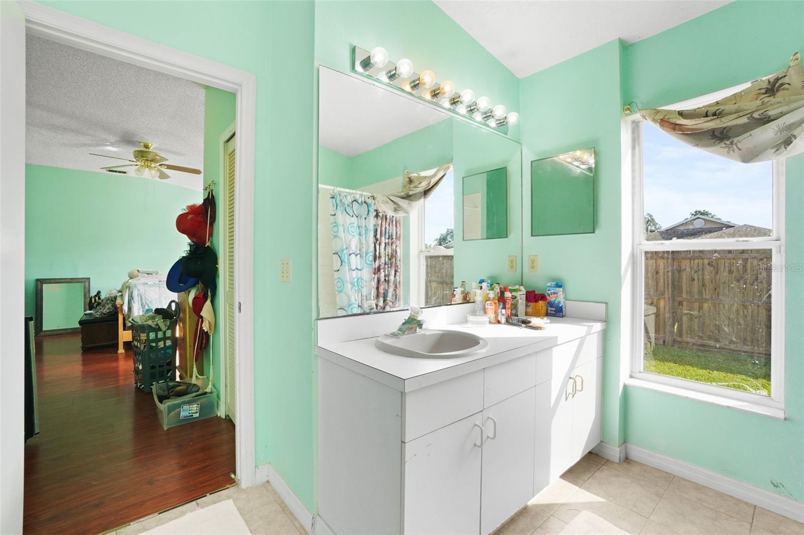 HOLDEN RIDGE - Residential