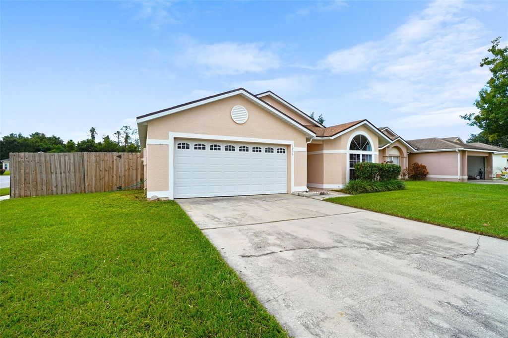 Photo of 1256 Tyler Lake Circle, Orlando, FL 32839 (MLS # O6353199)