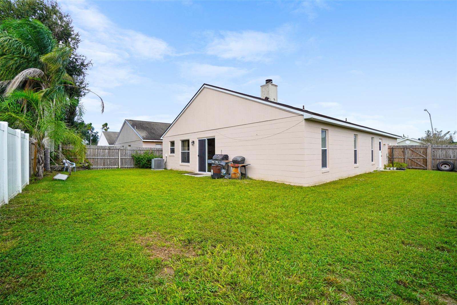 HOLDEN RIDGE - Residential