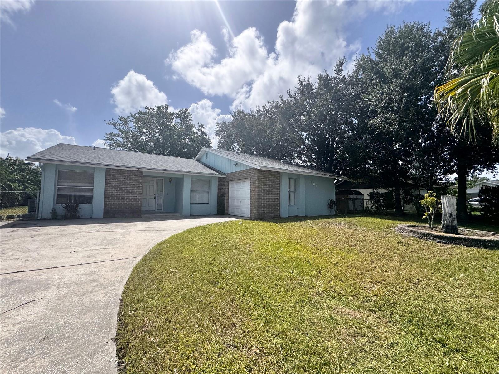 NO SECURITY DEPOSIT REQUIRED FOR SELECTED QUALIFIED CANDIDATES
A charming 3-bedroom, 2-bath home featuring a single-car garage and a spacious screened-in patio, perfect for relaxing and enjoying Florida’s beautiful weather year-round.
Please read our application and rental Requirements In order to qualify for this rental:
Application fee is $60 per adult. Applicants with a credit score of 650+ pay 1st month's rent, one month deposit to move-in, Combined Income must equal 3 times the monthly rent or more. Credit, background, eviction and rental verifications are verified during application process. Proof of renters insurance is required prior to move in date.