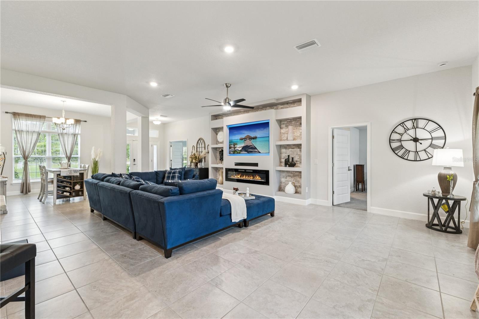 ROYAL HIGHLANDS - Residential