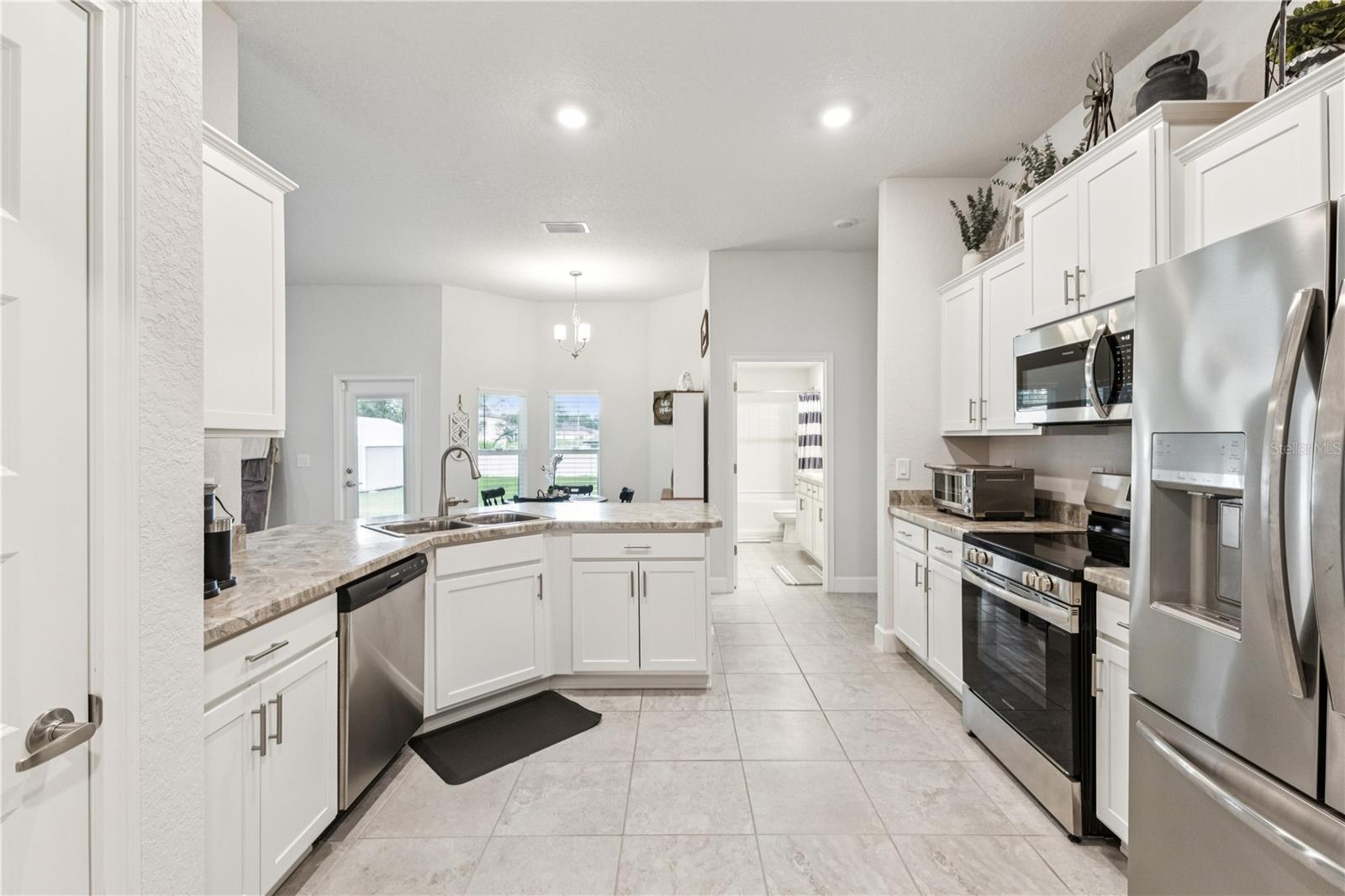 ROYAL HIGHLANDS - Residential