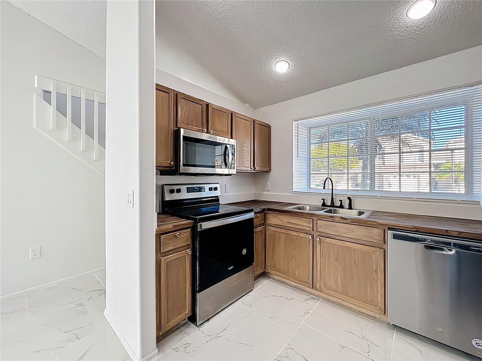 SANDPOINT AT MEADOW WOODS - Residential