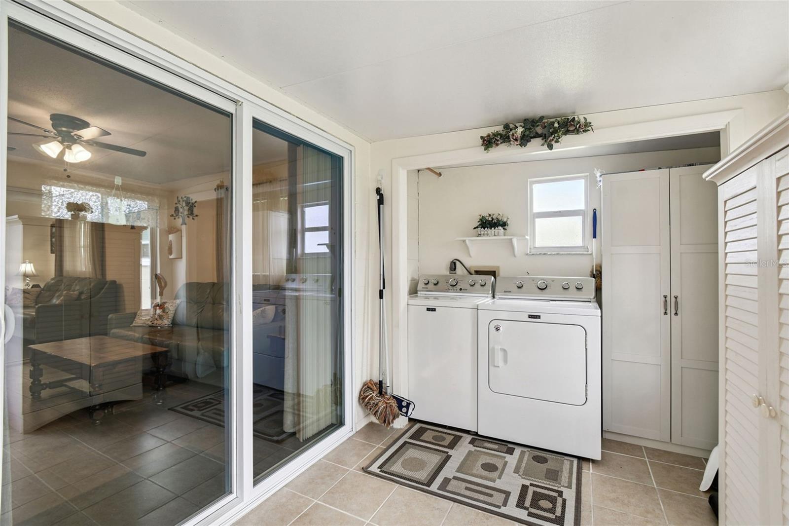 PARADISE POINTE WEST - Residential Lease