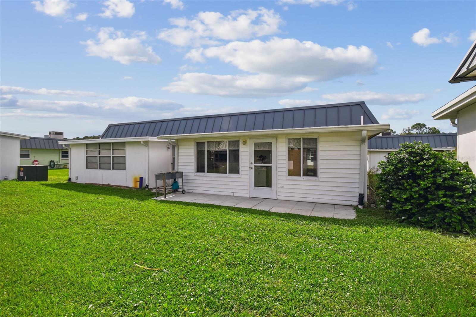 PARADISE POINTE WEST - Residential Lease