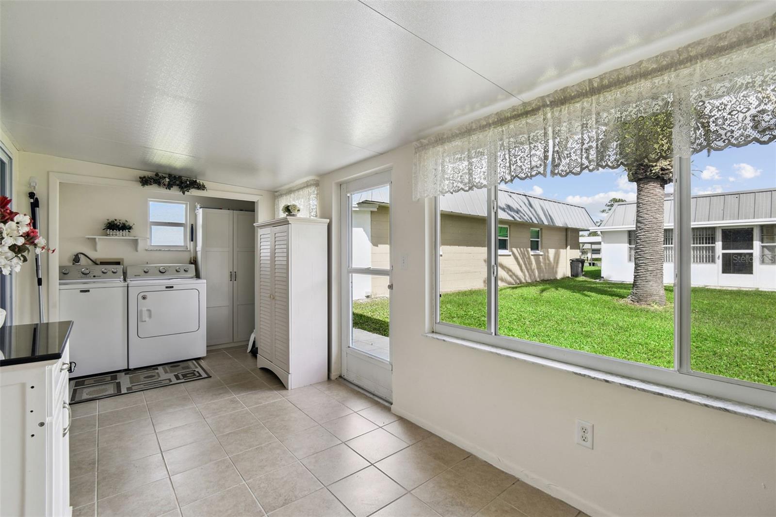 PARADISE POINTE WEST - Residential Lease