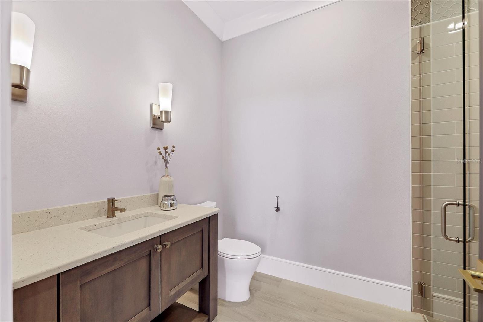 FOUNDERS CLUB - Residential