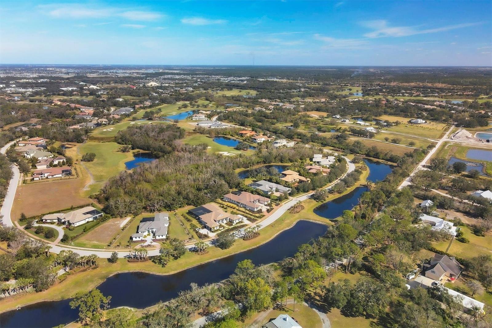 FOUNDERS CLUB - Residential